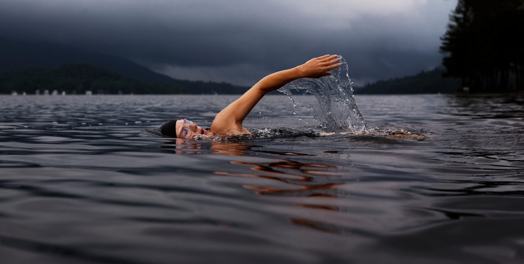 miglior-guanti-da-nuoto