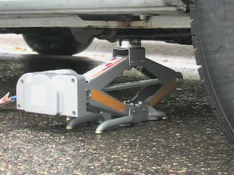 COMPATIBILE CON BMW X5 CRIC A PANTOGRAFO CON ASTA GIREVOLE CRICK PER SOLLEVAMENTO GOMME PNEUMATICI AUTO CON MANIGLIA E BASE IN ACCIAIO UNIVERSALE FINO A 2 TONNELLATE