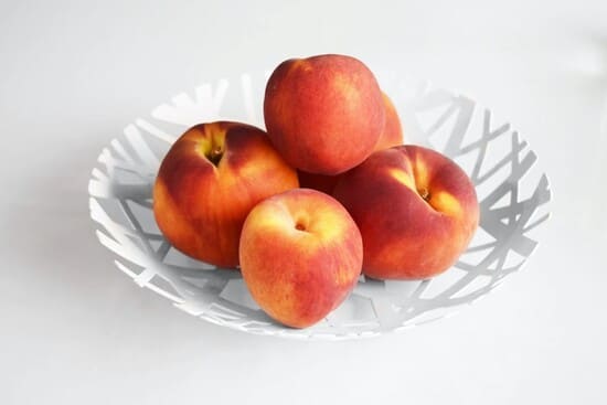 Frutta-primaverile-pesche