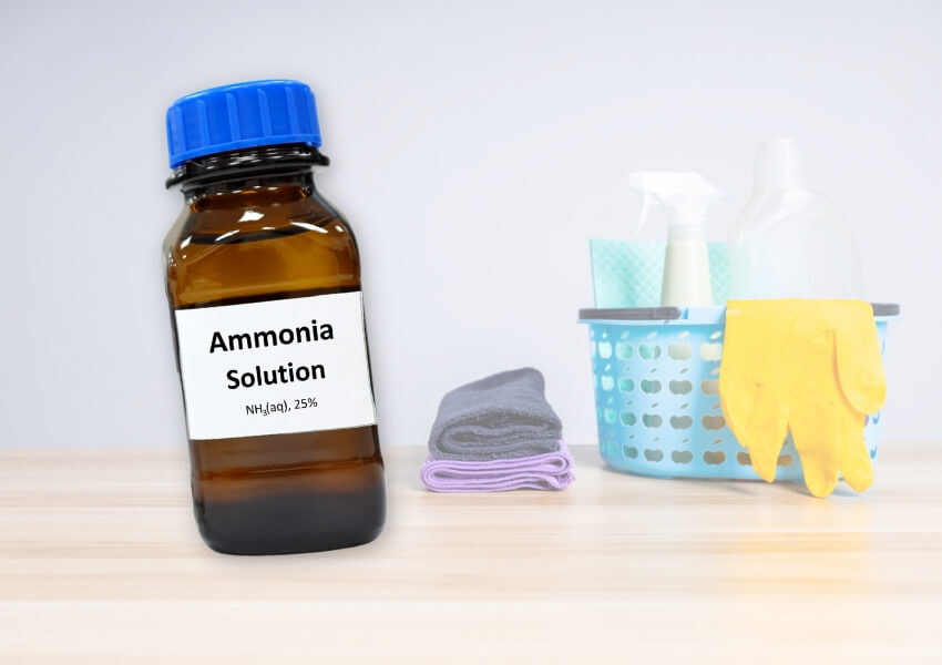 Ammoniaca per pulire: Come usare [RISOLUTO]